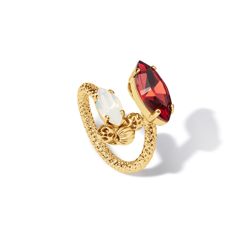 Gold jewellery ring packshot