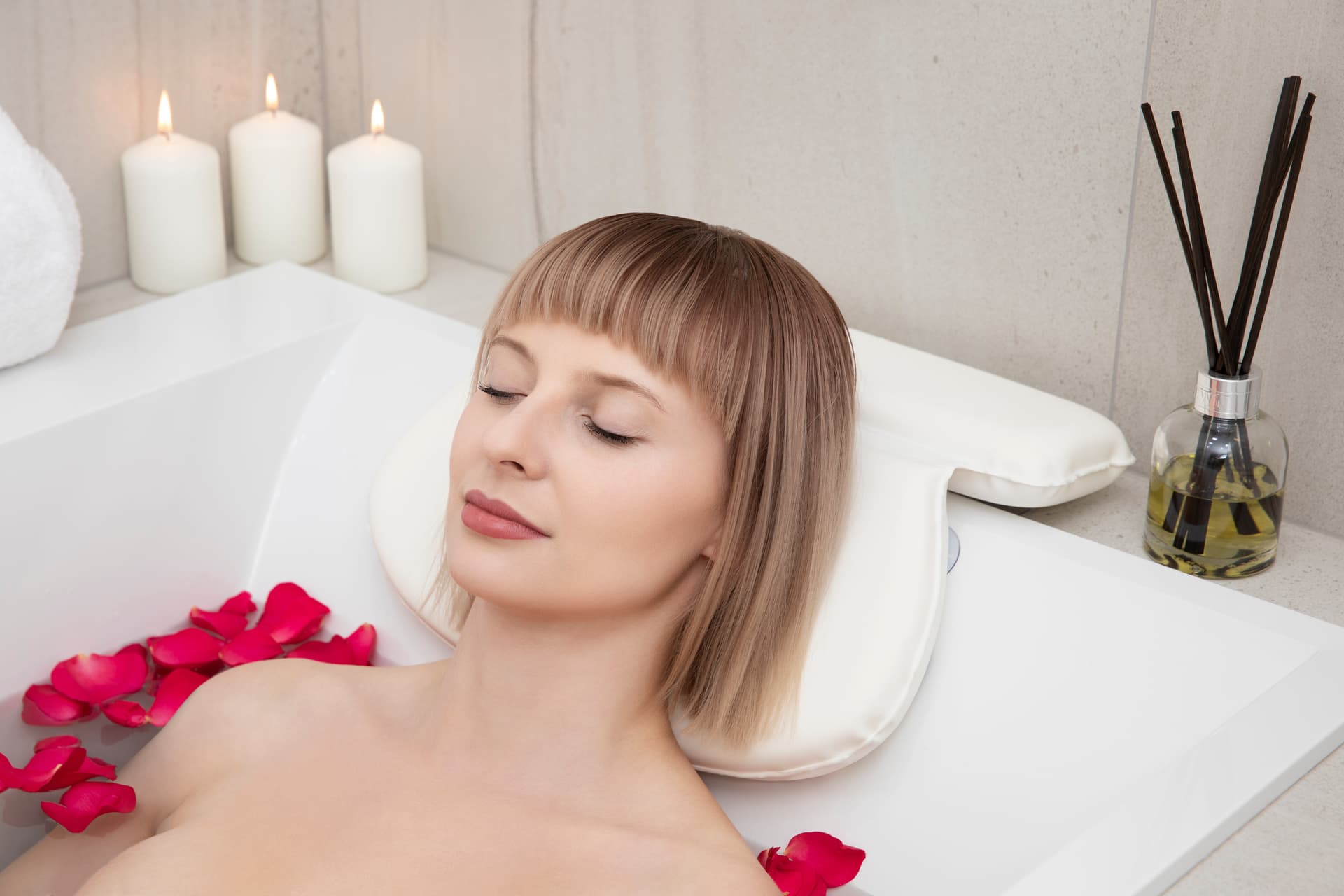 Creating Impactful Advertisements from Product Images