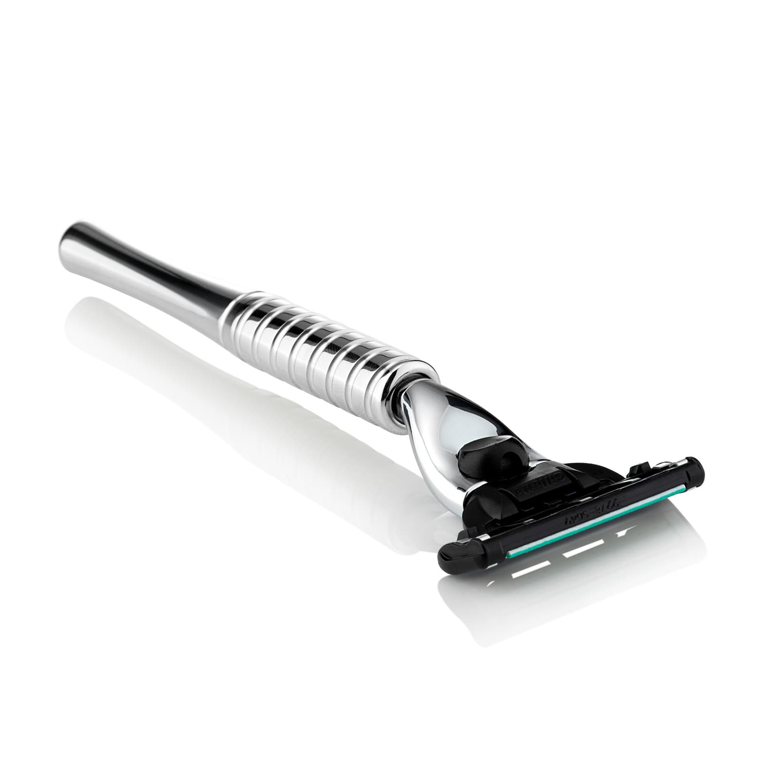 Beauty razor product packshot - ecommerce photography UK